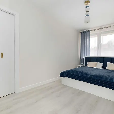 Apartmán Przestronny Blisko Plazy Z Balkonem By Renters