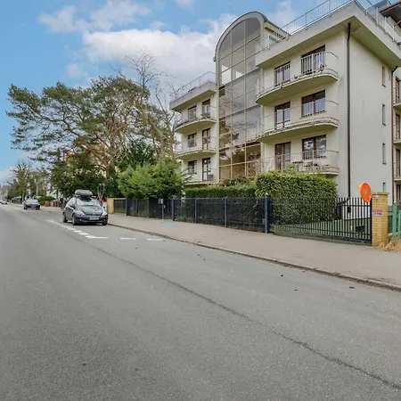 Przestronny Blisko Plazy Z Balkonem By Renters Apartmán